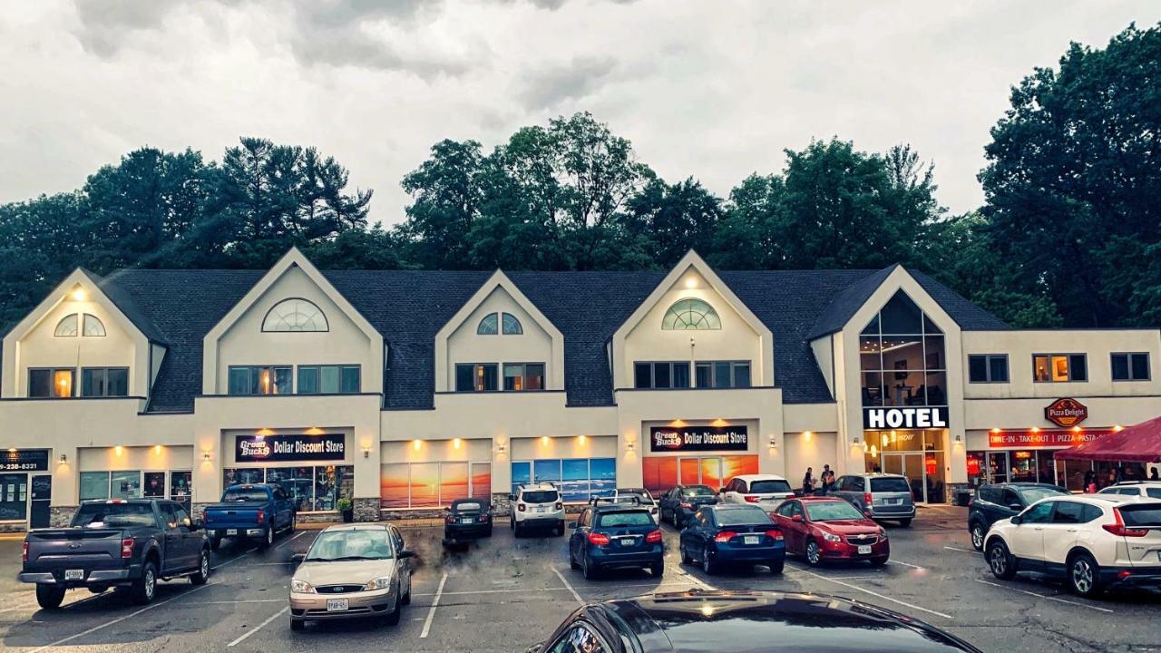 Amber Hotel Grand Bend Exterior photo